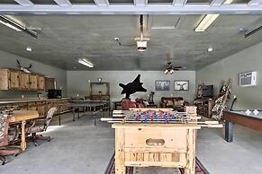 Cozy Heber-overgaard Cabin w/ Fire Pit, Game Room!