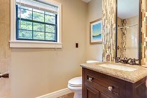 Deck & Boat Dock: Lakefront Getaway in Camdenton