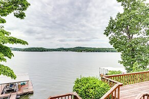 Deck & Boat Dock: Lakefront Getaway in Camdenton