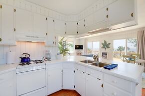 Waterfront Crystal Coast Vacation Rental w/ Deck!