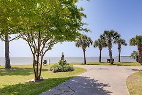 Waterfront Crystal Coast Vacation Rental w/ Deck!