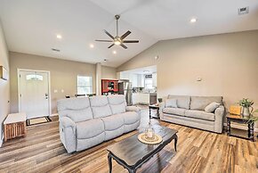 Eureka Springs Area Home w/ Porch, Grill!