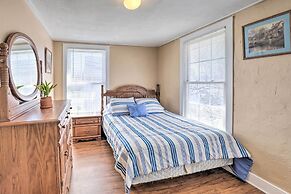 Sunny Dtwn Apartment ~ 1 Mi to Lake & Pier!