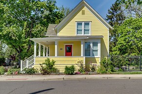 Historic Home Near Downtown Salem: Walk to Capitol