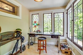 Historic Home Near Downtown Salem: Walk to Capitol