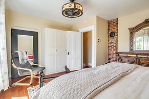 Historic Home Near Downtown Salem: Walk to Capitol