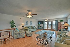 Murrells Inlet Home w/ 3 Decks - 1 Block to Beach!