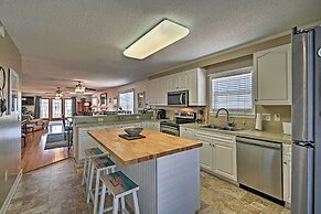 Murrells Inlet Home w/ 3 Decks - 1 Block to Beach!