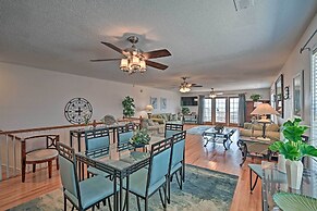 Murrells Inlet Home w/ 3 Decks - 1 Block to Beach!