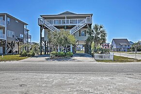 Murrells Inlet Home w/ 3 Decks - 1 Block to Beach!