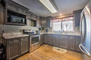 Idyllic Manor Farm Cottage: 3 Mi to Chambers Lake!