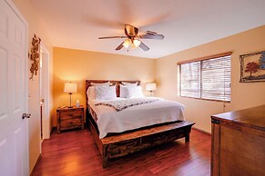 2 Mi to Whiskey Row: Tranquil Getaway w/ Deck!