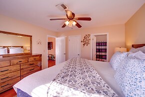 2 Mi to Whiskey Row: Tranquil Getaway w/ Deck!