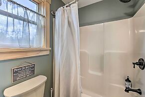 Cozy & Peaceful Waterfront Cabin on Porter Lake!