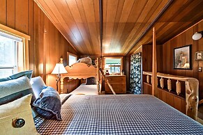 Serene Washington Escape w/ Deck & Mountain Views!