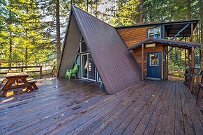 Serene Washington Escape w/ Deck & Mountain Views!