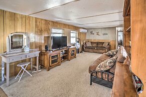 Roosevelt Retreat w/ Fire Pit ~ 3 Mi to Lake!