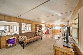 Roosevelt Retreat w/ Fire Pit ~ 3 Mi to Lake!