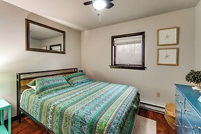 Mtn-view Gem w/ Deck & Hot Tub in Tannersville