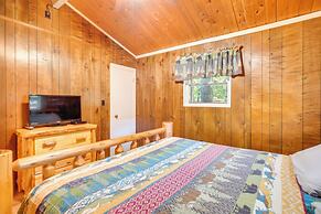 Cozy Gatlinburg Cabin w/ Hot Tub & Mountain Views!