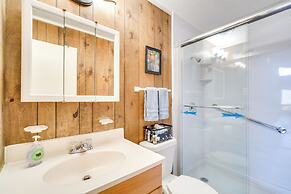 Cozy Gatlinburg Cabin w/ Hot Tub & Mountain Views!