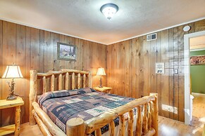 Cozy Gatlinburg Cabin w/ Hot Tub & Mountain Views!