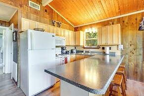 Cozy Gatlinburg Cabin w/ Hot Tub & Mountain Views!