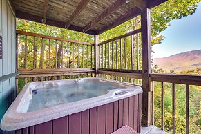 Cozy Gatlinburg Cabin w/ Hot Tub & Mountain Views!