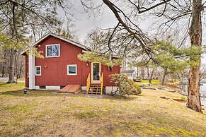 Cozy Castleton Cabin With Fire Pit + Water Access!