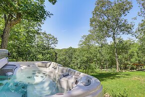 'the Glabin: Garrison Gem w/ Hot Tub & Fire Pit