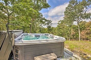'the Glabin: Garrison Gem w/ Hot Tub & Fire Pit