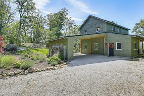 'the Glabin: Garrison Gem w/ Hot Tub & Fire Pit