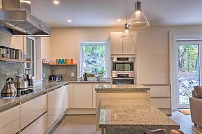 'the Glabin: Garrison Gem w/ Hot Tub & Fire Pit