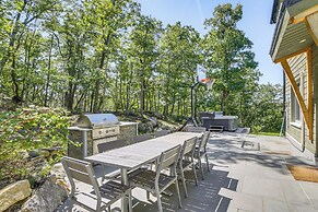 'the Glabin: Garrison Gem w/ Deck & Fire Pit!