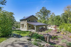 'the Glabin: Garrison Gem w/ Hot Tub & Fire Pit