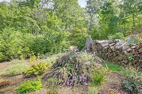 'the Glabin: Garrison Gem w/ Hot Tub & Fire Pit