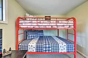 Poconos Cottage w/ Sauna ~ 10 Mi to Camelback!