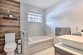 Poconos Cottage w/ Sauna ~ 10 Mi to Camelback!