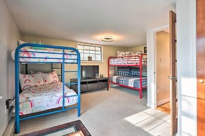 Poconos Cottage w/ Sauna ~ 10 Mi to Camelback!