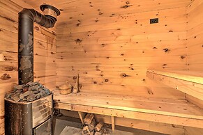 Poconos Cottage w/ Sauna ~ 10 Mi to Camelback!