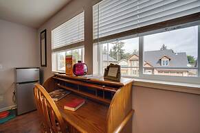 Springfield Apt w/ Deck + Central Location!