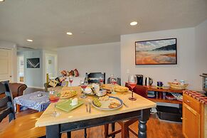 Springfield Apt w/ Deck + Central Location!