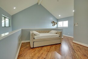 Spacious Eado Getaway < 1 Mi to Toyota Center!