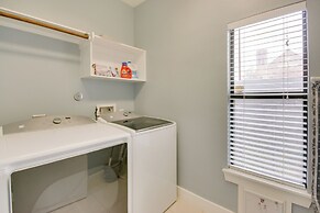 Spacious Eado Getaway < 1 Mi to Toyota Center!