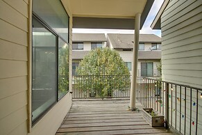 Spacious Eado Getaway < 1 Mi to Toyota Center!