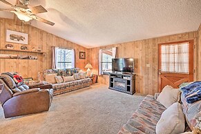 2 Decks, Grill & Wooded Views: Happy Jack Cabin