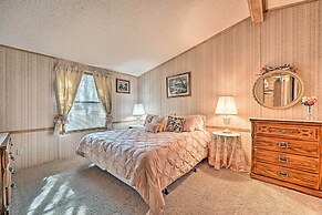 2 Decks, Grill & Wooded Views: Happy Jack Cabin