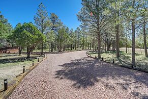 2 Decks, Grill & Wooded Views: Happy Jack Cabin