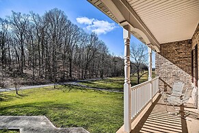 Pet-friendly Abingdon Abode w/ Yard & Grill!