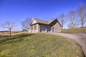 Pet-friendly Abingdon Abode w/ Yard & Grill!